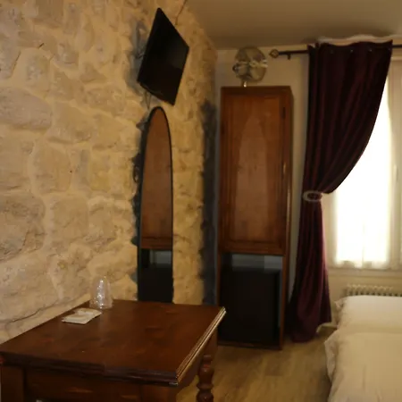 Hotel Grand De Clermont Paříž