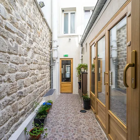 Grand De Clermont 2*