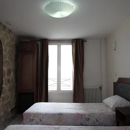 Grand De Clermont מלון