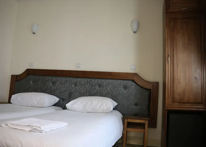 Hotel Grand De Clermont 2*