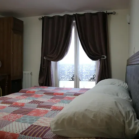 Ξενοδοχείο Grand De Clermont 2*